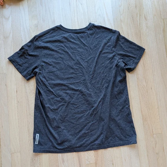 Patagonia Men's Gray Graphic T-Shirt (Size XL Slim) - Picture 4 of 5
